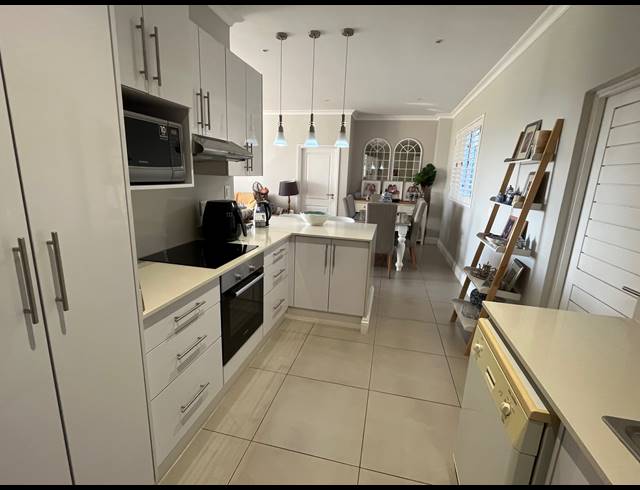 1 BEDROOM RETIREMENT UNIT FOR SALE IN MOUNT EDGECOMBE RETIREMENT VILLAGE